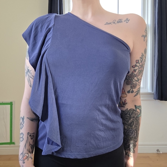✨ Mossimo One-Shoulder Ruffle Sleeve Top – Indigo – Size Small ✨ - Picture 2 of 12
